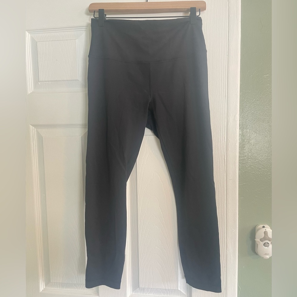 Lululemon black wunder train size 10